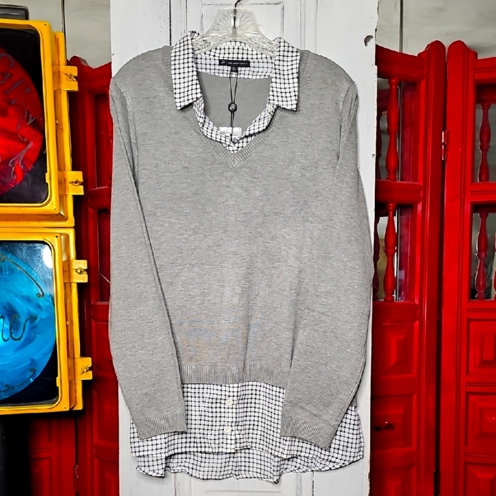 NWT Adrianna Papell Womens Gray V-neck Twofer Sweater w/B&W Faux Blouse XL